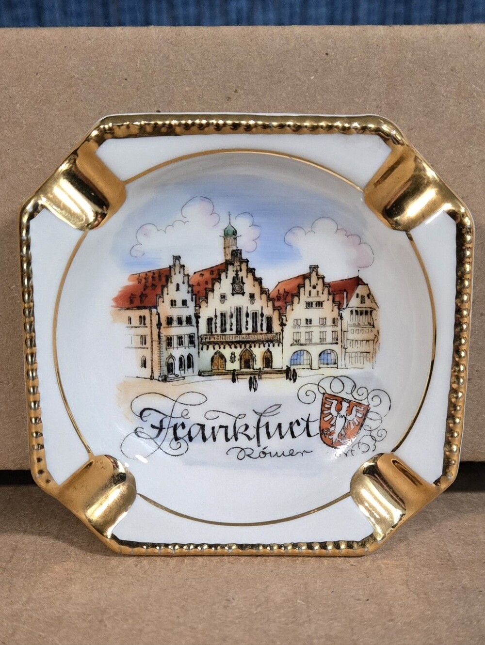 Frankfurt Porcelain Decorative Ashtray with Gold Trim